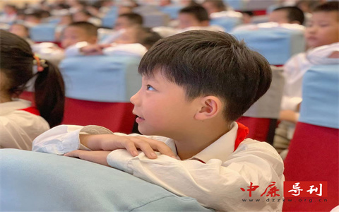 周至交警：“开学第一课”交通安全从娃娃抓起
