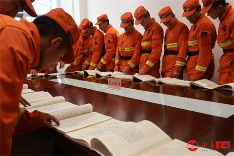 以“笔尖”触动“心尖”推动理论学习走深走实